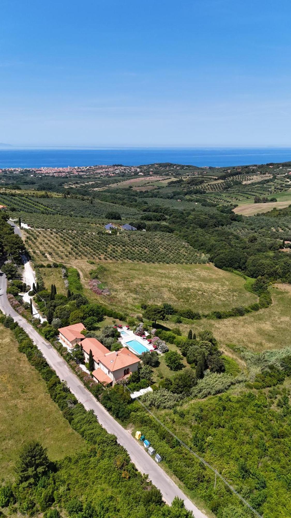 La Muccheria San Vincenzo Buitenkant foto